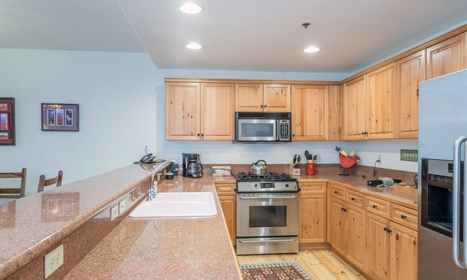 Mountain Village Condo | Bear Creek Lodge 108 2 Bedroom Condo by Alpine Lodging Telluride