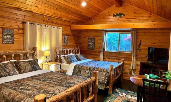 Thompson Falls Cabin | Bear Creek Resort, Upper Cabin Suite (double queen), Upper Cabin Suite (double queen)