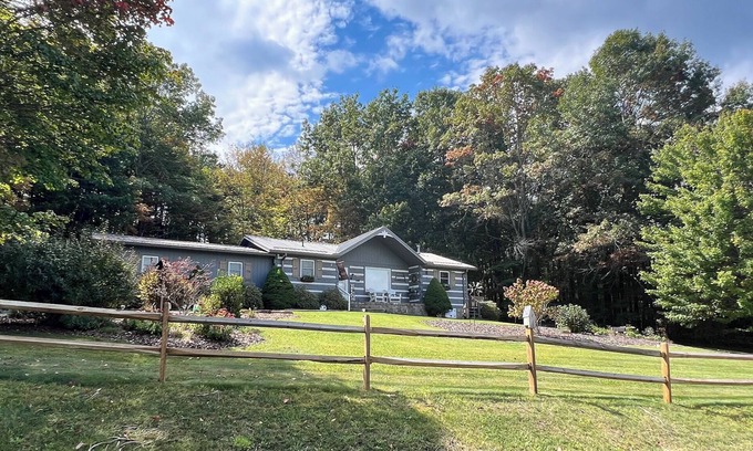 Jefferson Cabin | Bear Creek Ridge Available Labor Day Weekend!