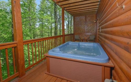 Pigeon Forge Villa | Bear Footin Heaven