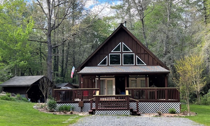 Cedar Mountain Cabin | BEAR HOLLOW A COZY MOUNTAIN CABIN