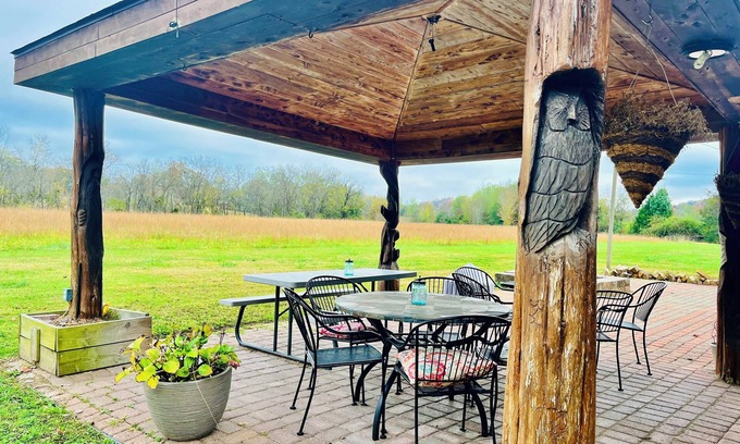 Clifton Hotel | Bear Inn Retreat
