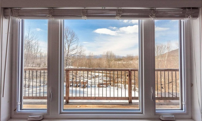 Potton Ski Chalet | Bear Mountain Cottage