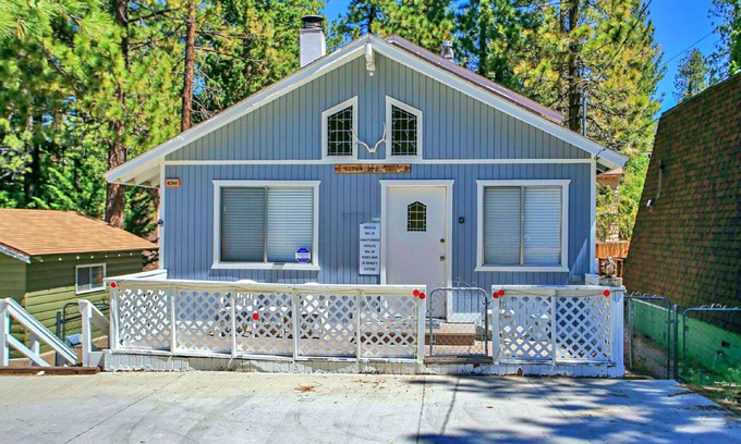 Moonridge Cottage | Bear Mountain Retreat