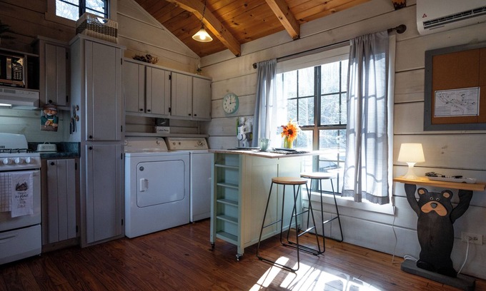 Clayton Cabin | Bear Necessities Cabin