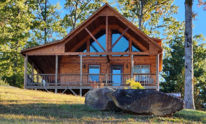 Unaka Ski Chalet | Bear Paw Paw Cabin