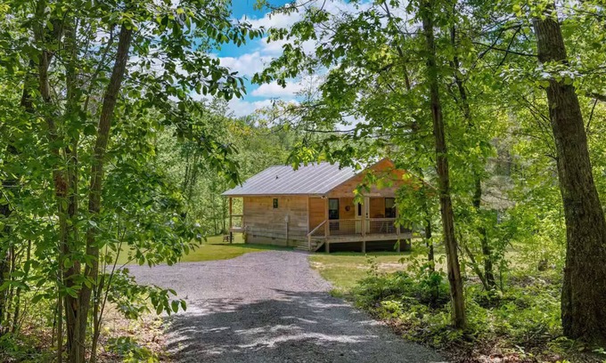 Fort Payne Cabin | Bear's Den