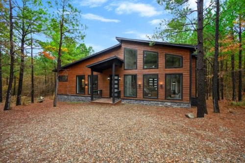 Pickens House | Bearfoot Chill'Inn - Relaxing Escape in Broken Bow