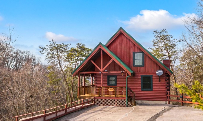 Bean Station Cabin | Bears Cove! Private Family Cabin at Cherokee Lake!