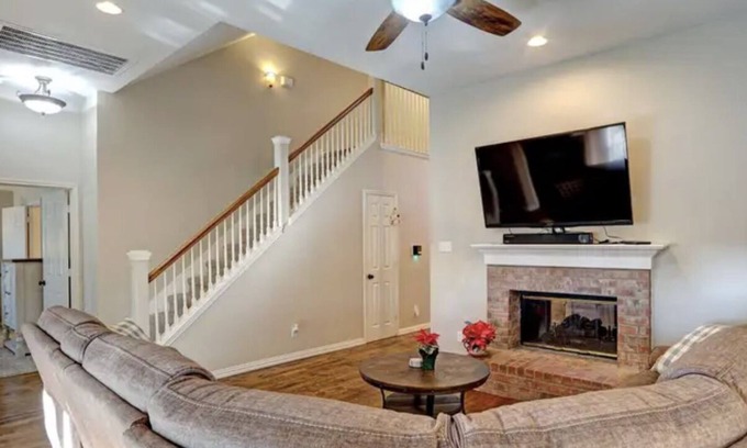 Midlothian House | Beatuiful 4 BR Corporate Home
