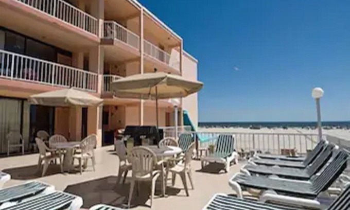 Wildwood Crest Hotel | Beau Rivage Beach Resort