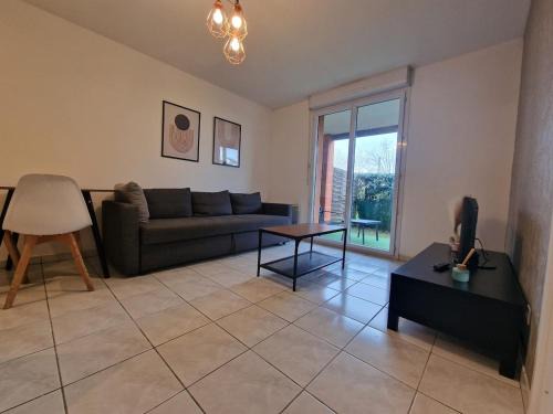 Blagnac Apartment | Beau soleil - Résidence avec Parking et piscine - Proche airport
