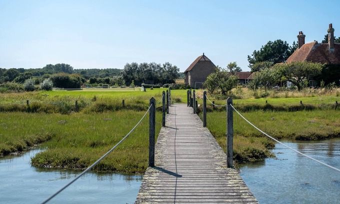 New Forest District Cottage | Beaulieu River Views, Gorgeous Barn conversion
