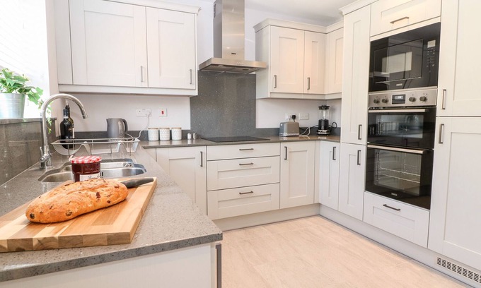Bourton Cottage | Beaus House