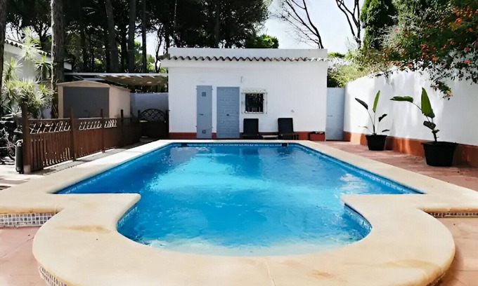 Los Gallos-Cerromolino Ski Chalet | Beautiful chalet between the pinewoods and the sea. 5 minutes drive to the beach