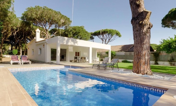Chiclana de la Frontera House | Beautiful Villa La Barrosa With Pool, Only 3km. From Beach & Golf Courses