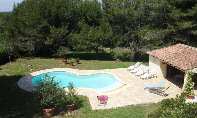 Saint-Mitre-les-Remparts House | Beautiful villa with pool