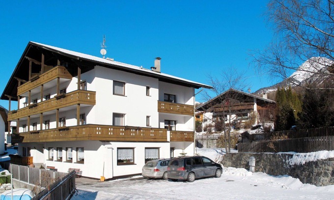 St. Valentin auf der Haide Apartment | Beautiful apartment for 32 people with WIFI, TV, balcony, pets allowed and parking
