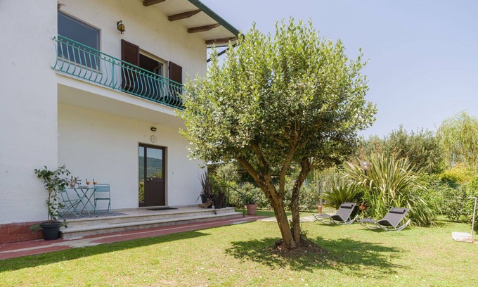 Capanne-Prato-Cinquale Apartment | Beautiful apartment for 6 guests with WIFI, A/C, TV, balcony and parking