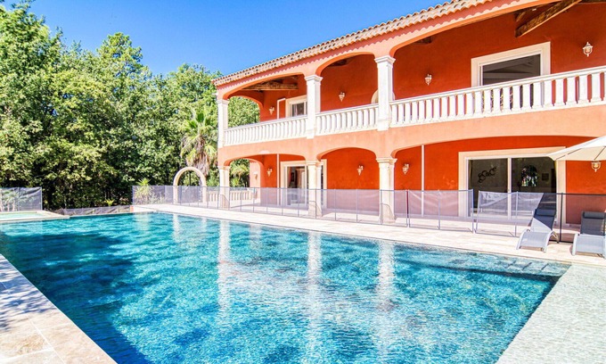 Meounes-les-Montrieux House | Beautiful private villa for 10 people with private pool, A/C, WIFI, hot tub, TV, terrace and par.