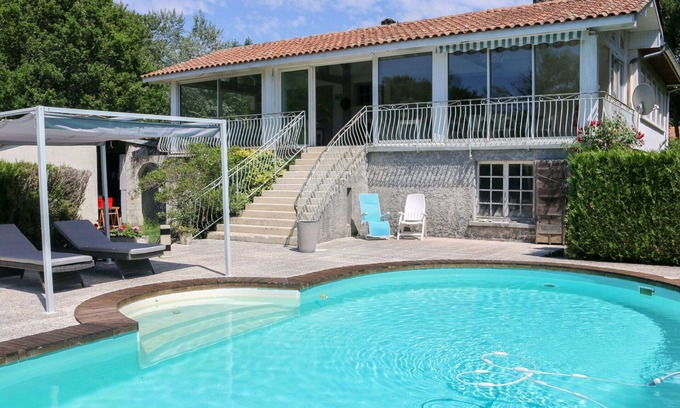 Saint-Vivien-de-Medoc House | Beautiful private villa for 6 people with WIFI, private pool, TV, terrace and parking