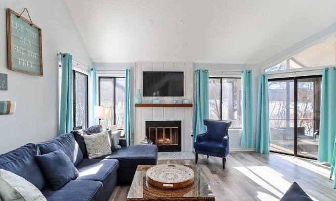 Fontana House | Beautiful Abbey Springs