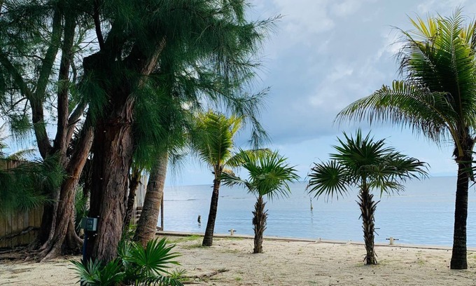 Oakridge Cottage | Beautiful 1 Bedroom Cottage With Oceanview