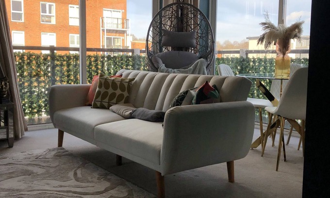 Merstham Apartment | Beautiful 1-Bed Apartment in Redhill
