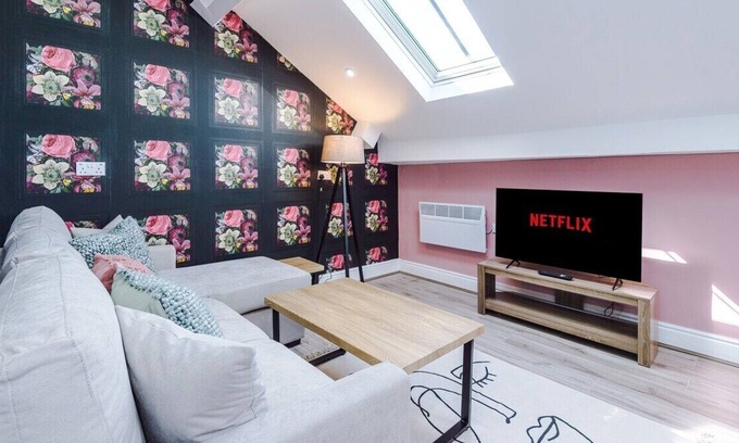 Moseley Apartment | Beautiful 1 Bed/20% Monthly Discount/Moseley