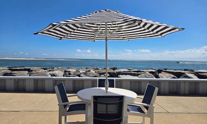 Anglesea Condo | Beautiful 1 Bedroom Oceanfront Condo in Anglesea section of North Wildwood