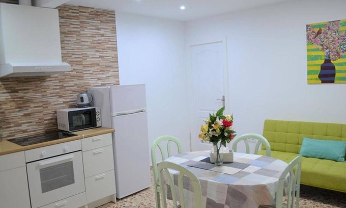 Alicante Apartment | Beautiful 1 bedroom Apartment with gallery and Air Conditioning