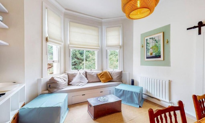 Addison Apartment | Beautiful 1 bedroom apartment in Shepards Bush