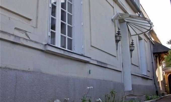 Saumur Cottage | Beautiful 16th century house