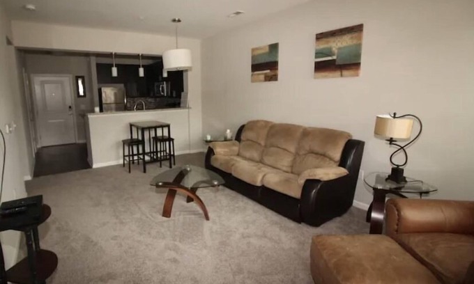 Huntcliff Apartment | Beautiful 1bd/1bath apartment walking distance from the mall