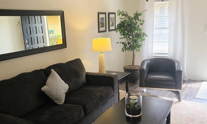 Northwest Los Angeles Heights Condo | BEAUTIFUL 1BDRM CONDO CLOSE TO MEDICAL CENTER AND DOWNTOWN