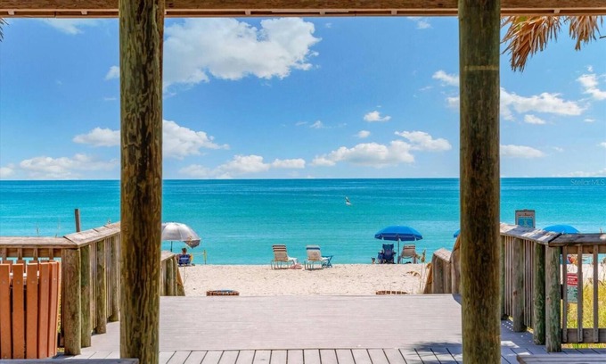 Englewood Condo | Beautiful 2 bed 2 bath condo 5 minutes to Englewood Beach