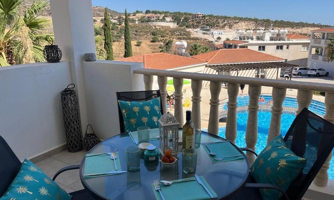 Peyia Town Apartment | Beautiful 2 Bed Apartment in Peyia Valley, Paphos