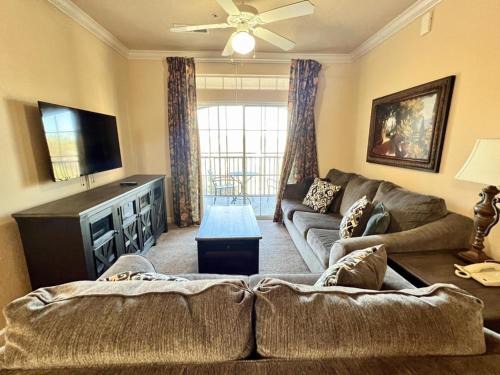 Davenport House | Beautiful 2 Bed Condo in Tuscana Resort home