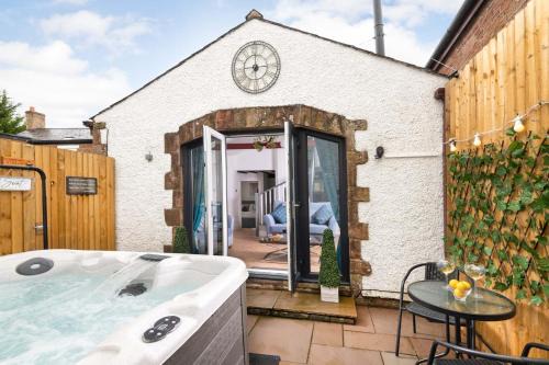 Hayton House | Beautiful 2-Bed Cottage in Brampton