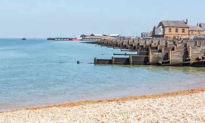 Whitstable Apartment | Beautiful 2-Bed Holiday home