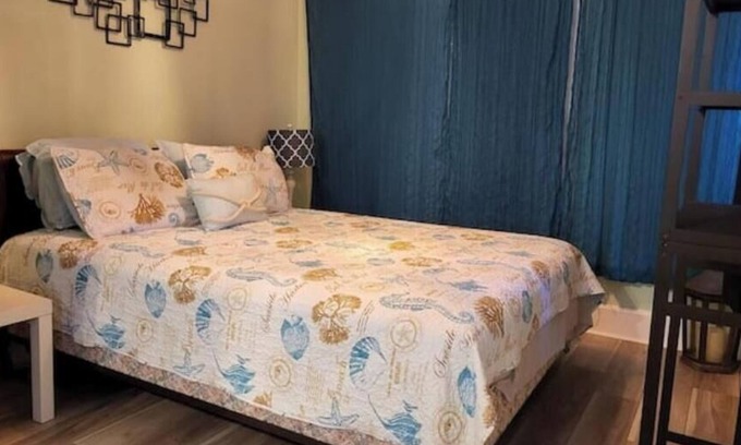 Crescent Heights Apartment | Beautiful 2 bed/one bed Apt close to downtown