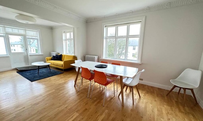 Vesturbær Apartment | Beautiful 2 bedroom apartment downtown Reykjavik