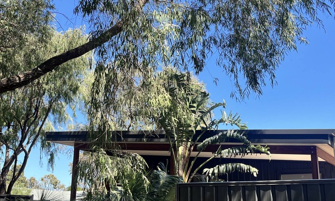 Dunsborough Cottage | Beautiful 2 bedroom private cottage 3 minute walk to Dunsborough town.