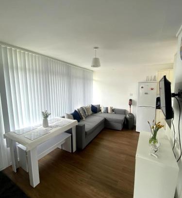 Chichester Apartment | Beautiful 2 Bedroom Chalet 22 Cordova, Selsey