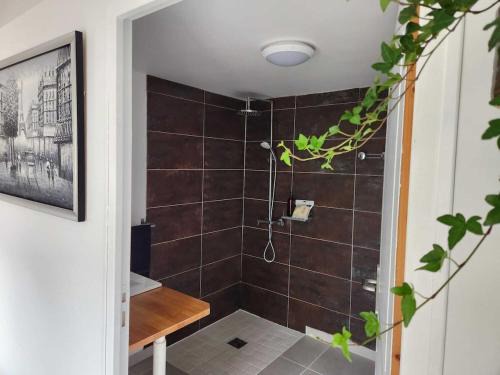 Montenay House | Beautiful 2-Bedroom Gîte in Montenay