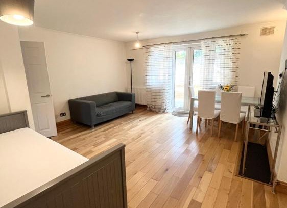St. Mark's Apartment | Beautiful 2 bedroom garden flat