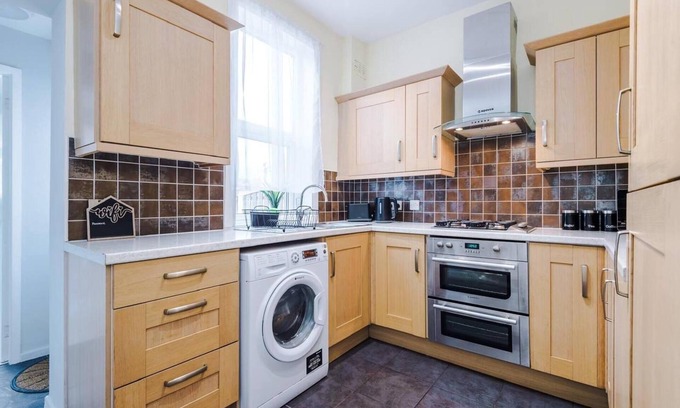 Stanley House | Beautiful 2bed House Near Pinderfield Hospital