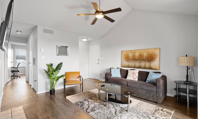 Milwood Apartment | Beautiful 2br Apartment by the Domain, Cedar Park