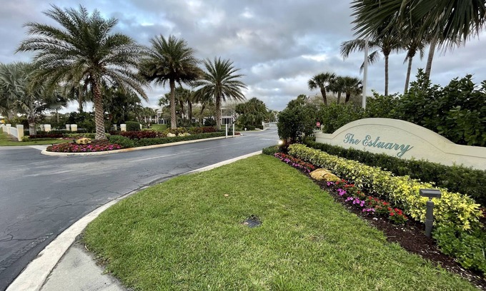 Estuary Condo | Beautiful 2BR with loft condo walking distance to beach, golf and restaurants