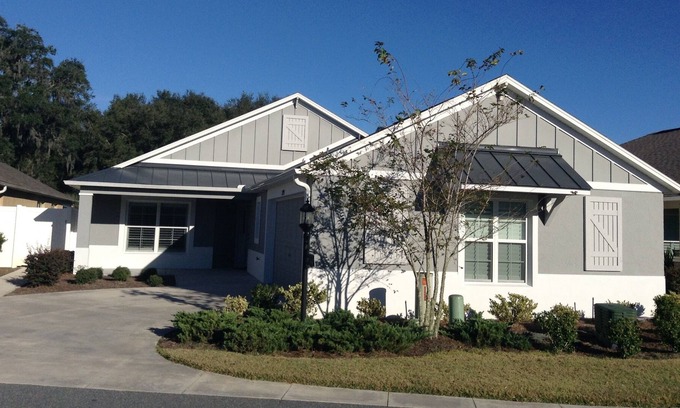 Antrim Dells Villa | Beautiful 3/2 Villa w/an AMAZING view! WiFi & BBQ Included!